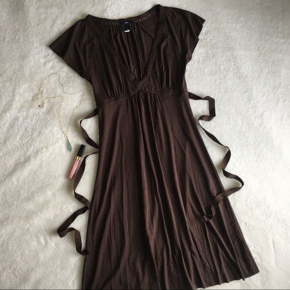 GAP Dresses & Skirts - {GAP} Flutter Sleeve V-neck Dark Brown NWOT Midi